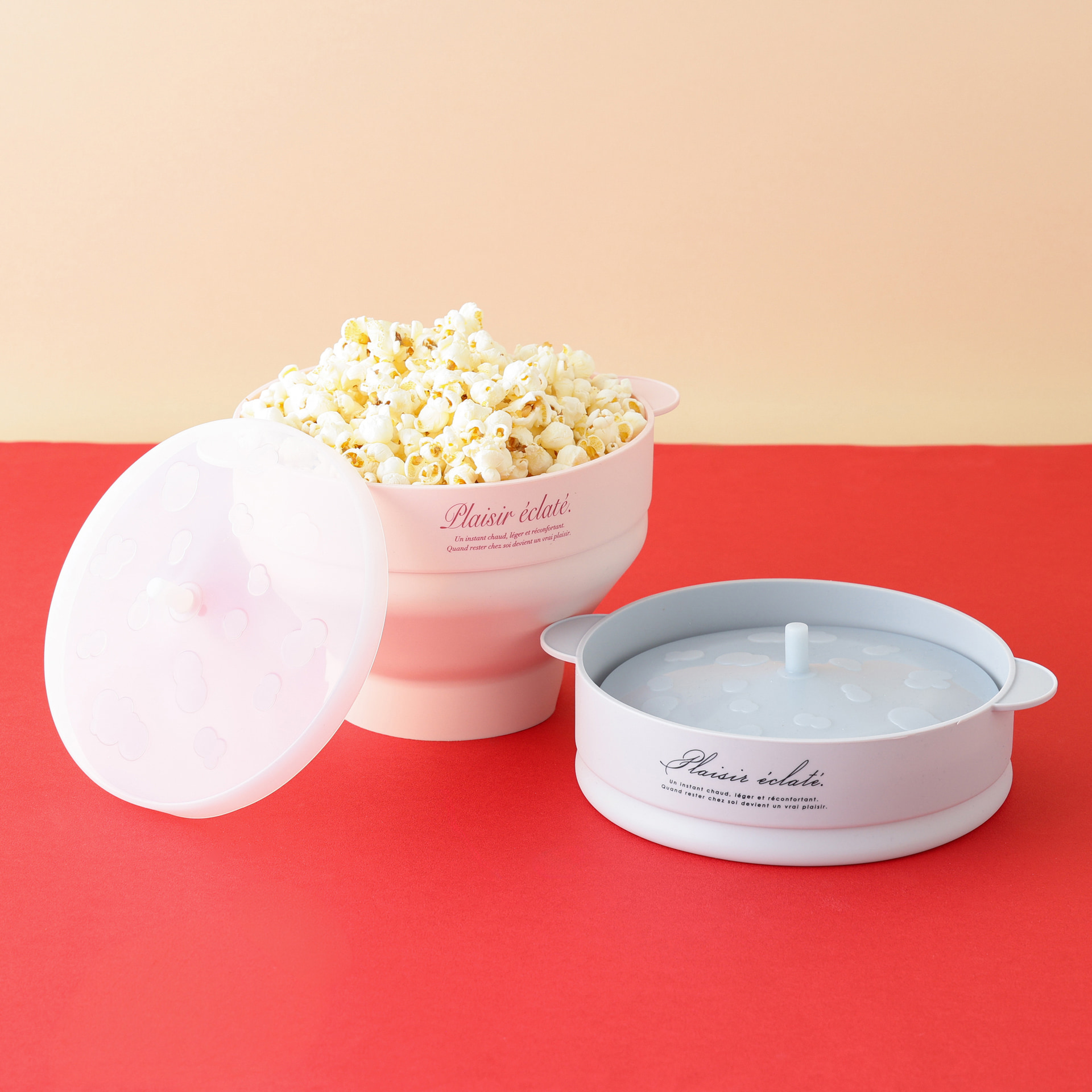 「電子レンジ用ポップコーンメーカー」各1600円（ピンク/ブルー）