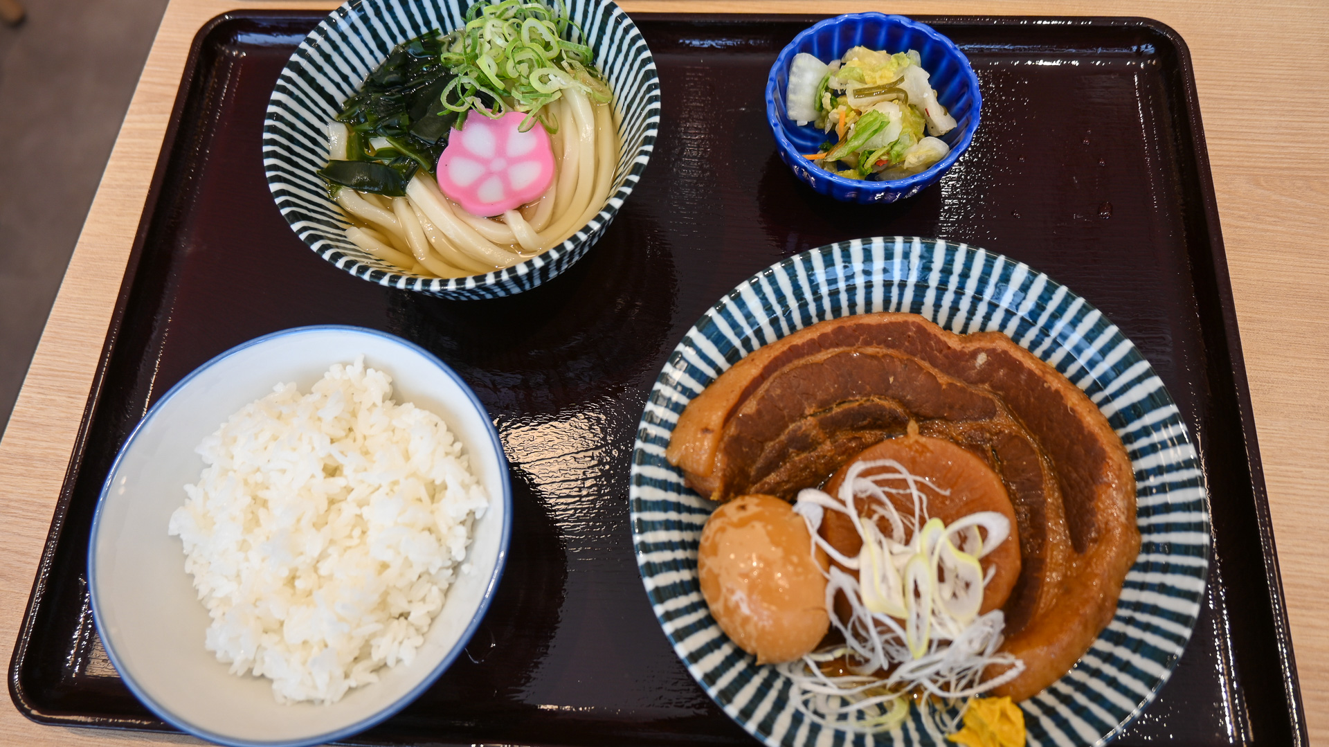 一本豚の角煮定食