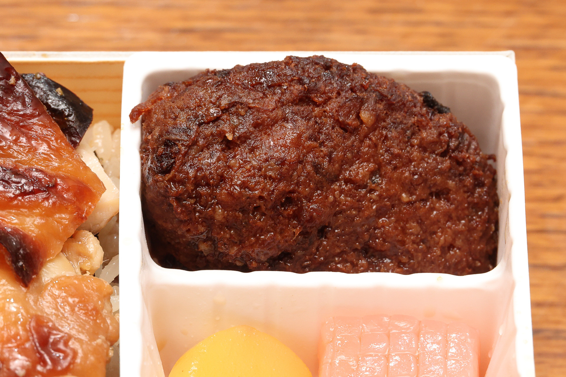 舞茸の入り鶏肉の肉団子