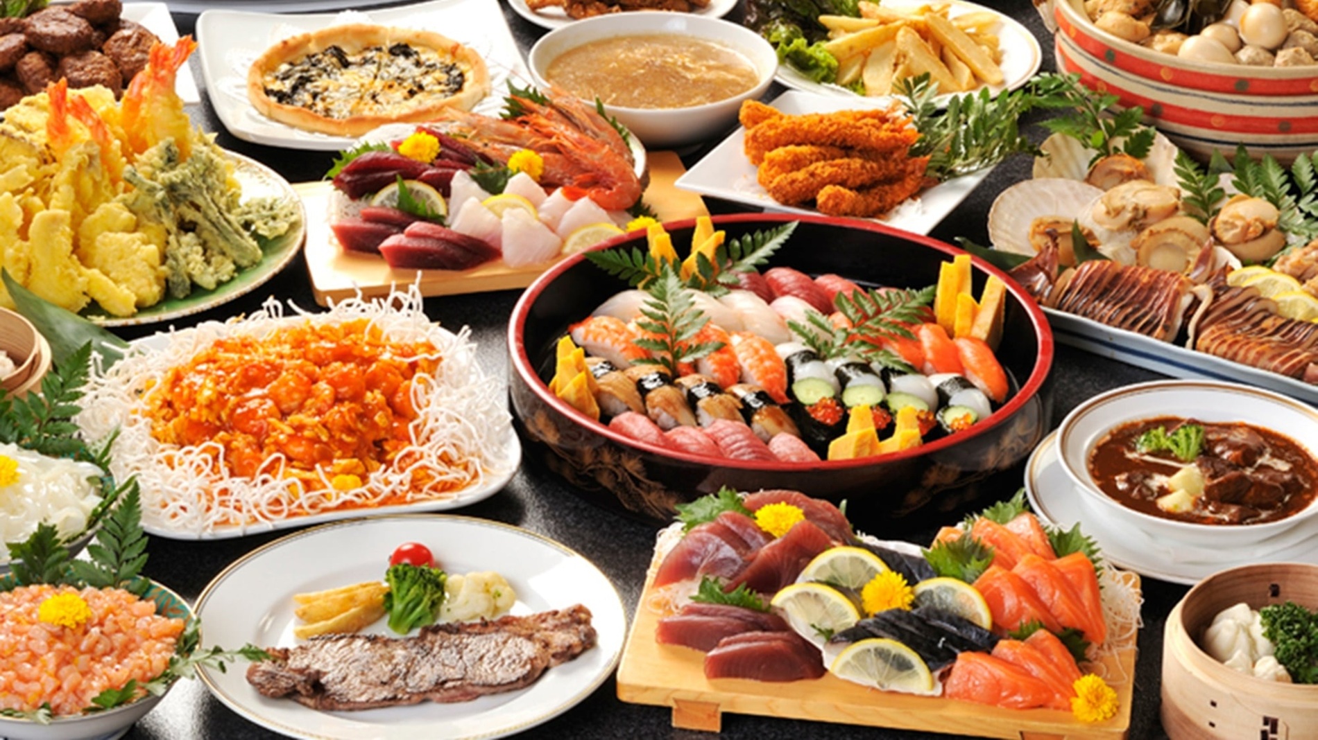 ディナービュッフェ一例。季節に応じた料理を用意している