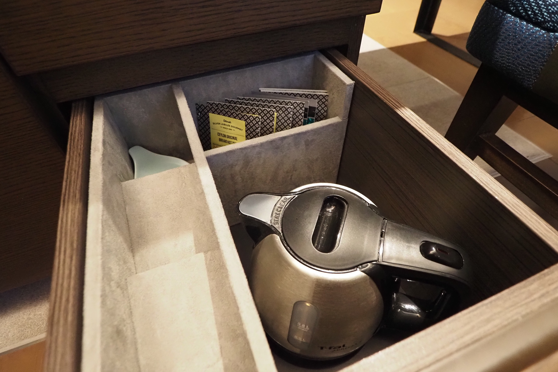 ネスプレッソのコーヒーマシンでコーヒーのほか、紅茶やハーブティーも楽しめる