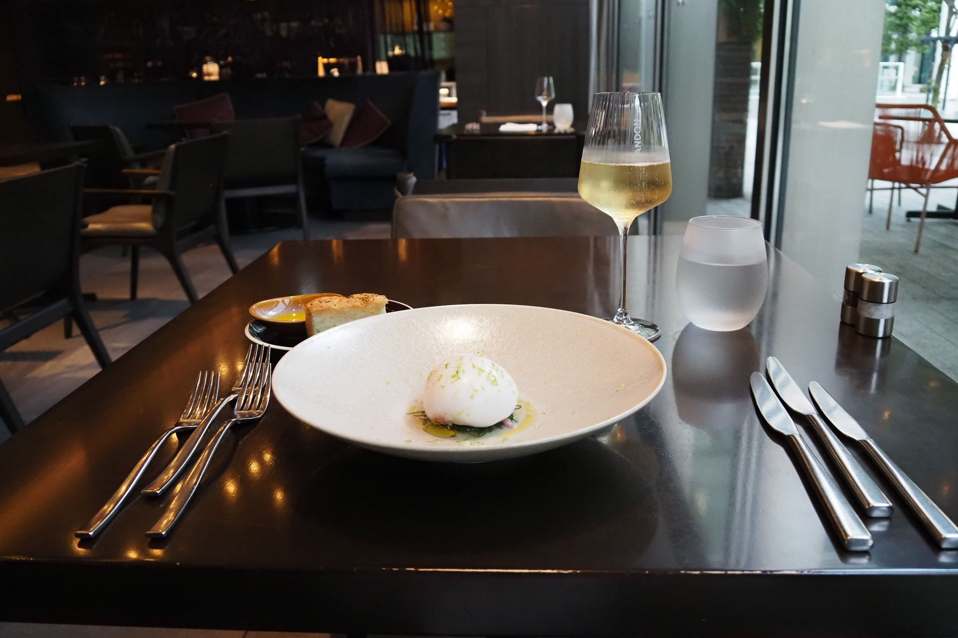 見た目も美しい料理は繊細な味わい。個人的には一口ごとにさまざまな味わいが楽しめるデザートが一押しだった