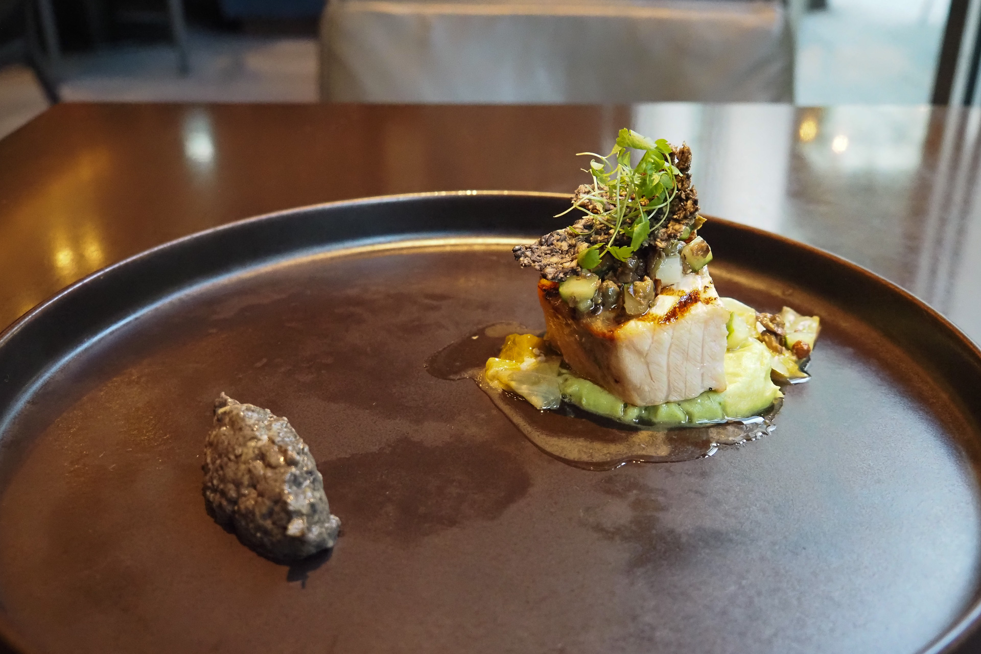 見た目も美しい料理は繊細な味わい。個人的には一口ごとにさまざまな味わいが楽しめるデザートが一押しだった