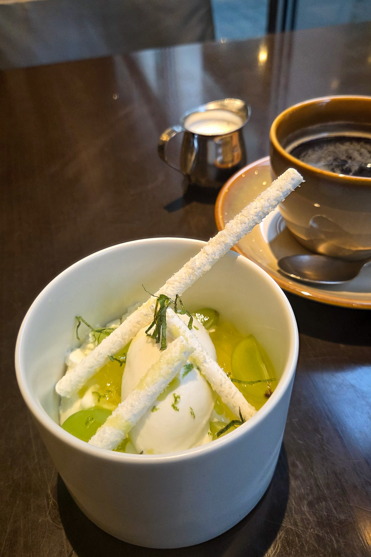 見た目も美しい料理は繊細な味わい。個人的には一口ごとにさまざまな味わいが楽しめるデザートが一押しだった