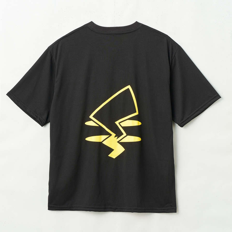 ピカチュウのパッカブルTシャツ、メタモンのパスポートカバーなど