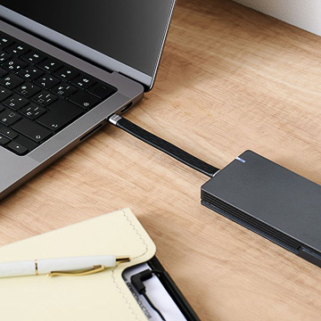 モバイルバッテリーやSSD、モバイルモニターなど至近距離で使いたいデバイスの接続に重宝する