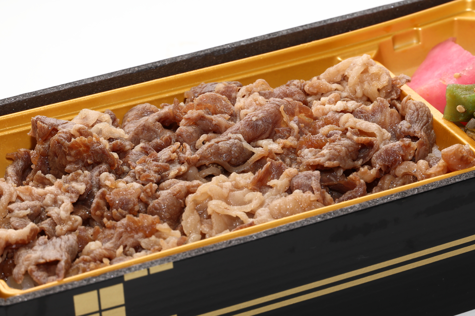 甘く味付けされた仙台牛は赤身の旨さと脂身の甘さのバランスがよく飽きない味