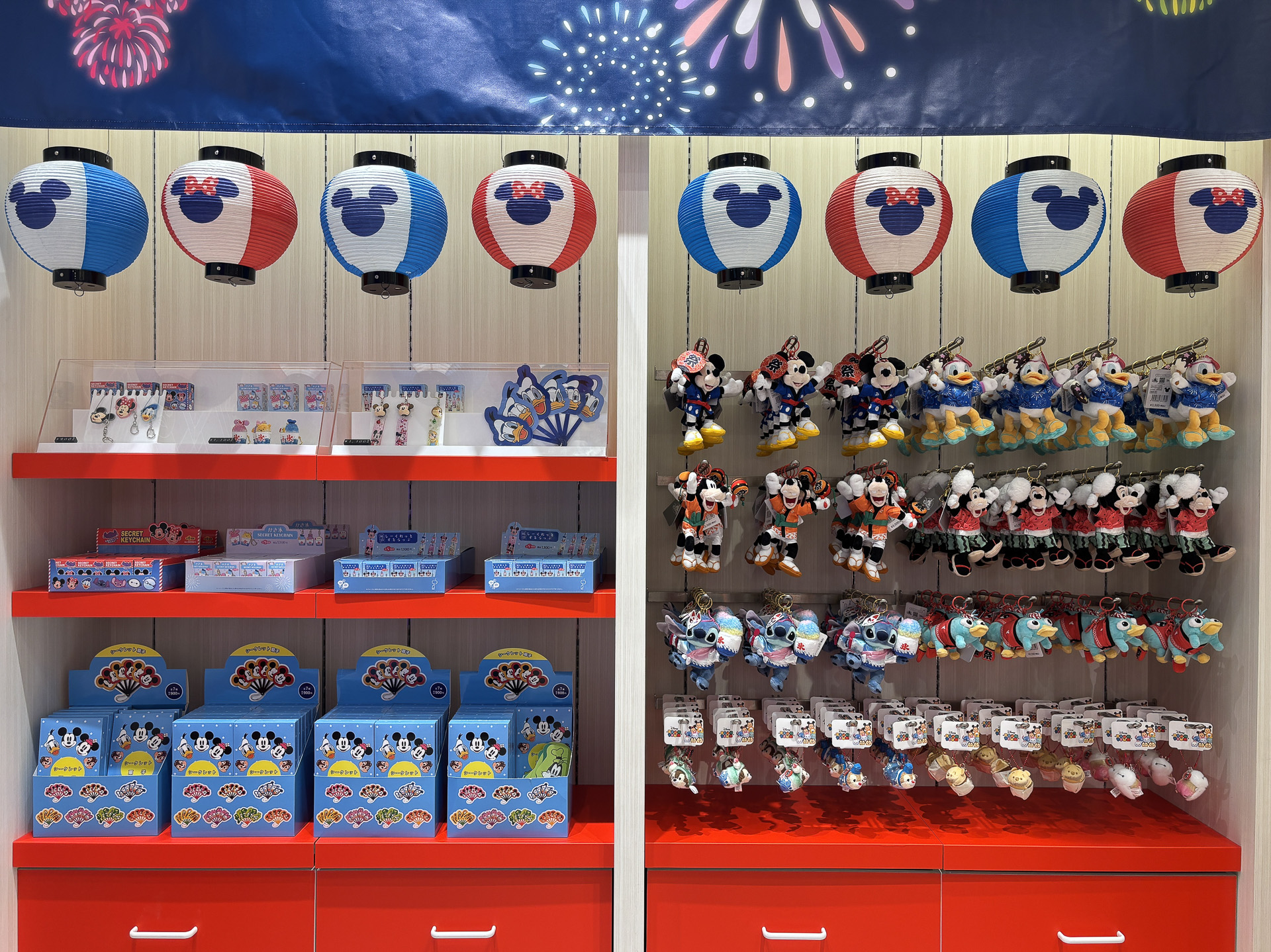 夏祭りモチーフの新作グッズが発売中