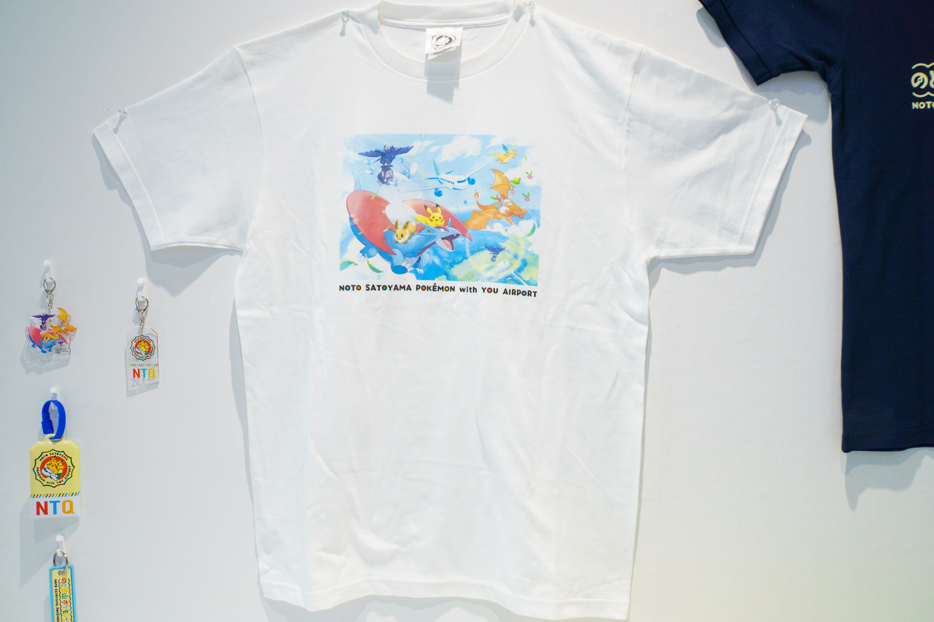 Tシャツ（キッズサイズ各3520円、ワンサイズ3740円）