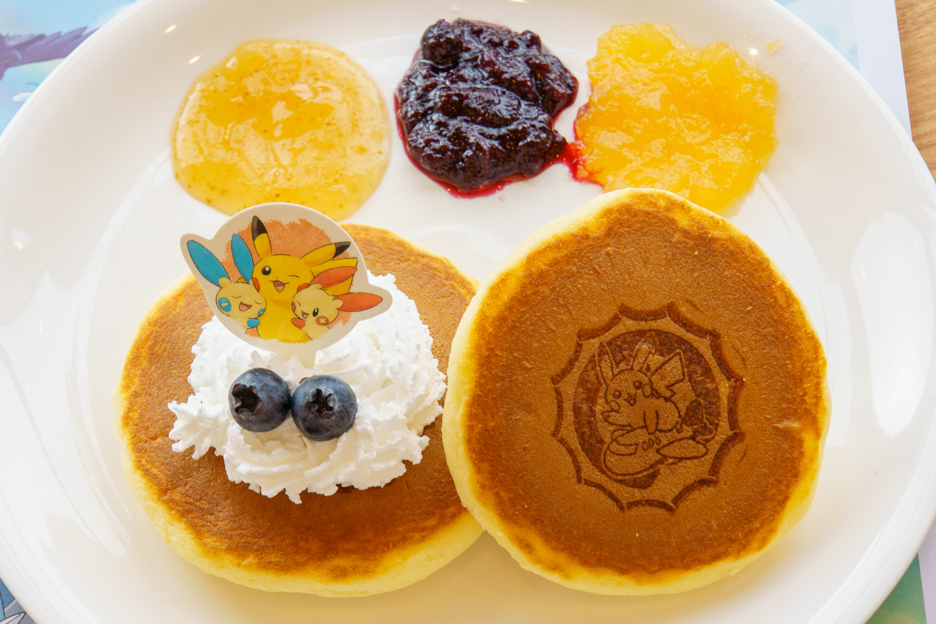 ポケモンと一緒！のとの恵みベリーパンケーキ（単品1800円/ドリンクセット2500円）