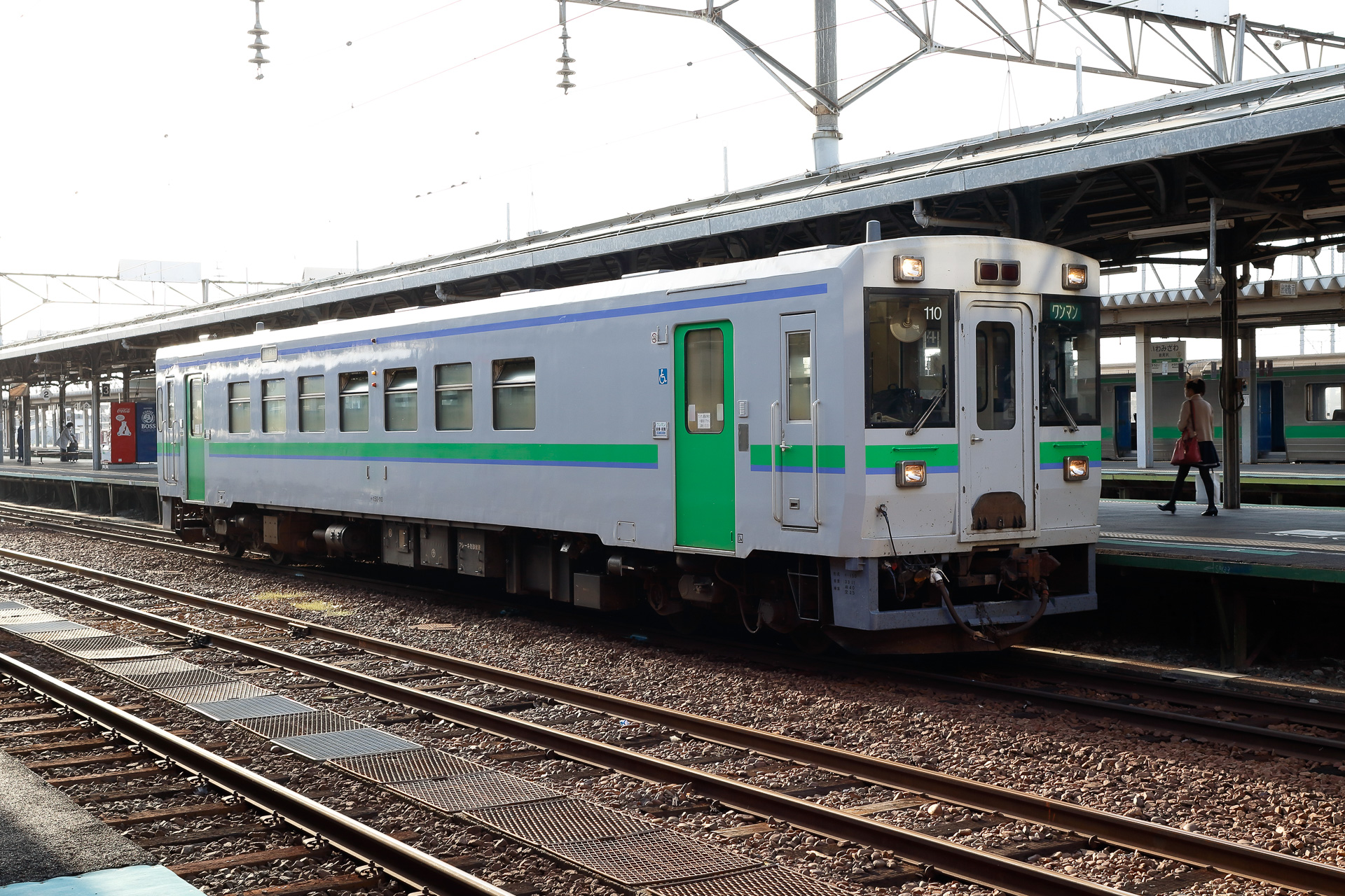北海道では、キハ150（100番代）も非冷房。なお、函館近辺で使われているキハ150は冷房付きの基本番代である