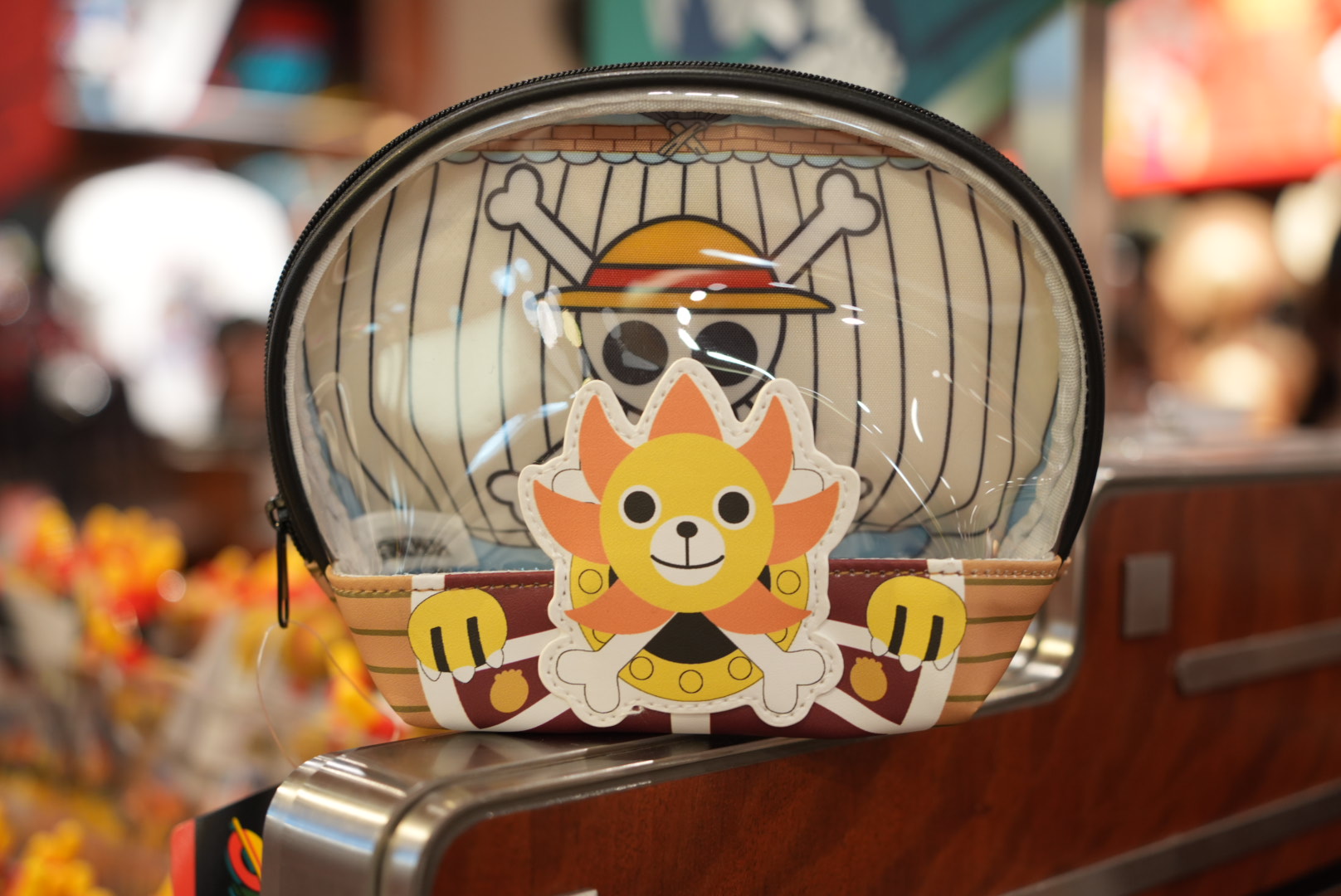 Pouch (3,500 yen)