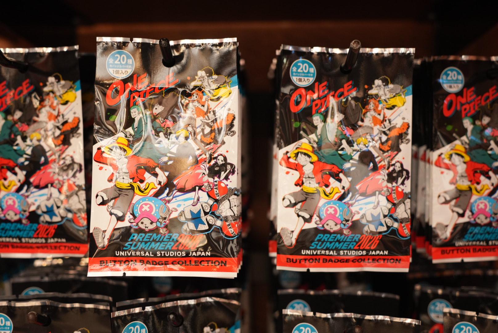 Collectible Pin Badges (800 yen)