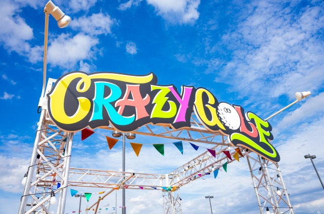 横浜ワールドポーターズ屋上にあるエンタメゴルフパーク「CRAZY GOLF（クレイジーゴルフ）」
