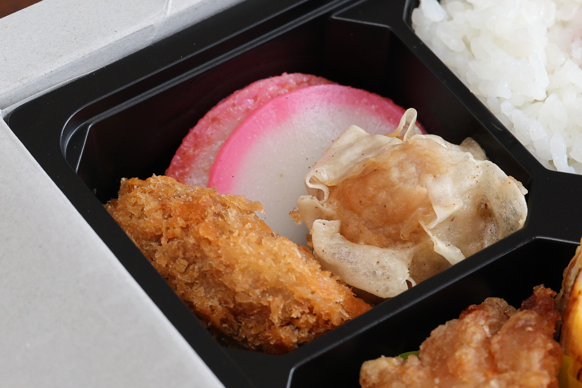 しゅうまい、コロッケ、かまぼこ