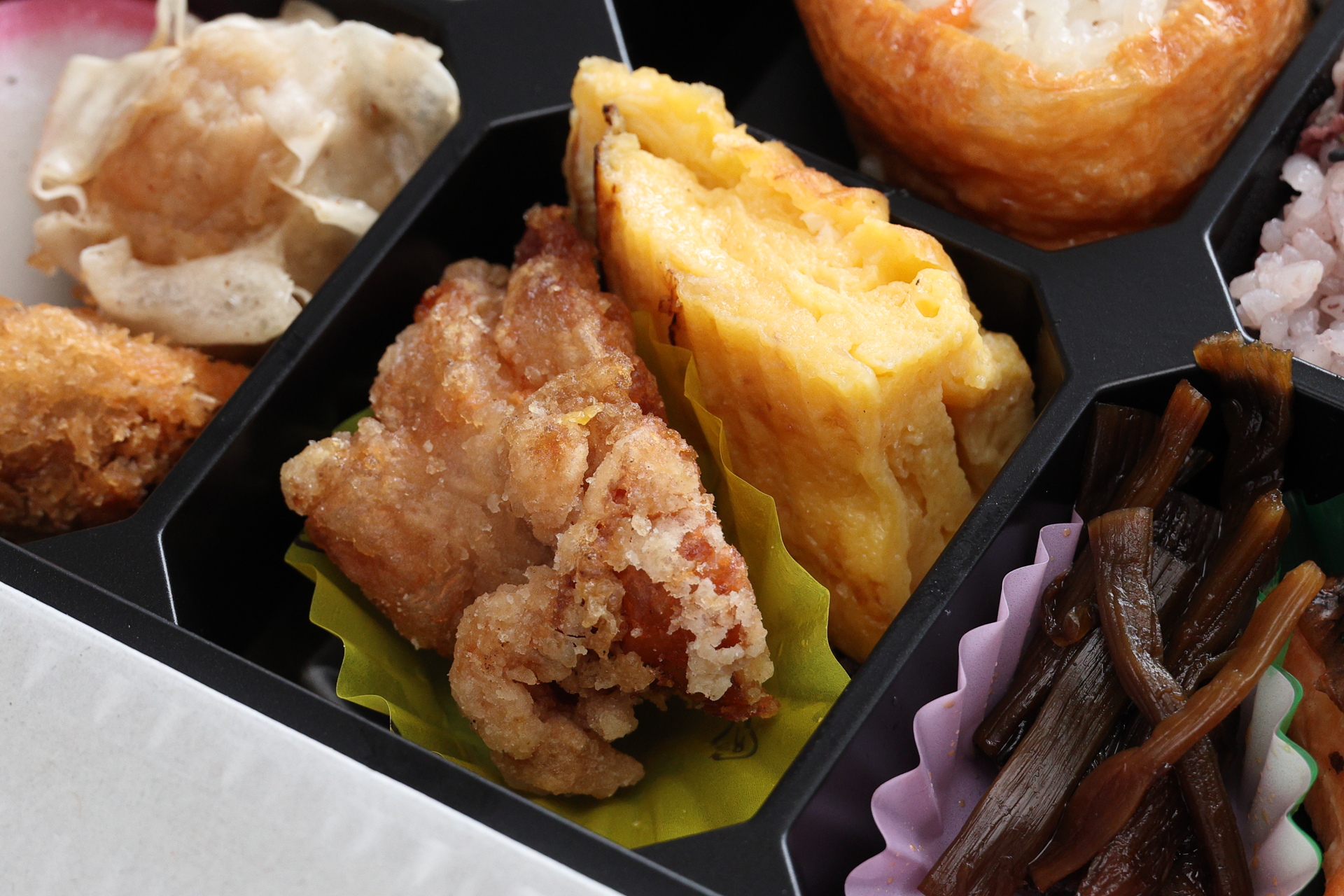 鶏の唐揚げ、たまご焼き