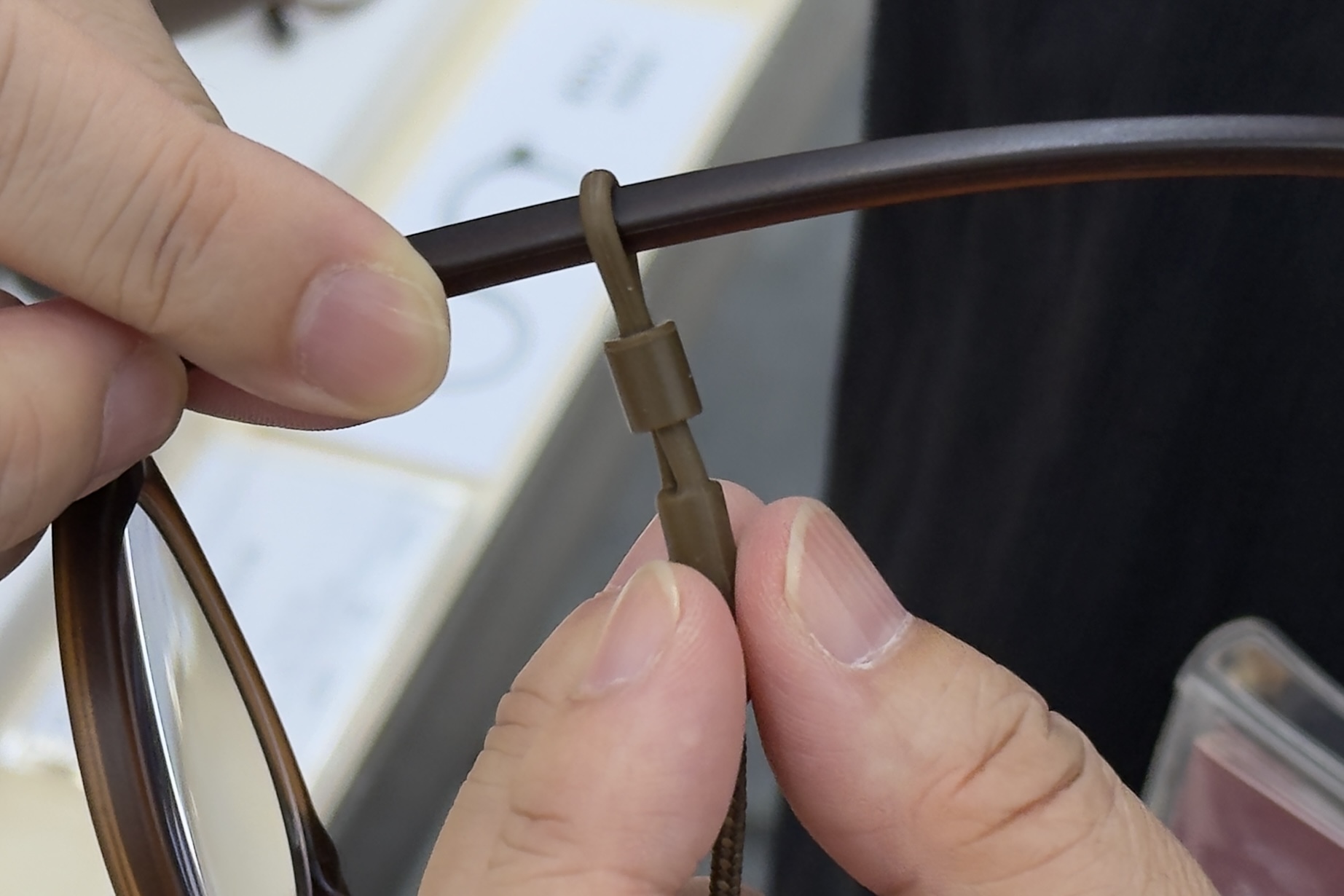テンプルの幅にあわせてサイズ調整が可能