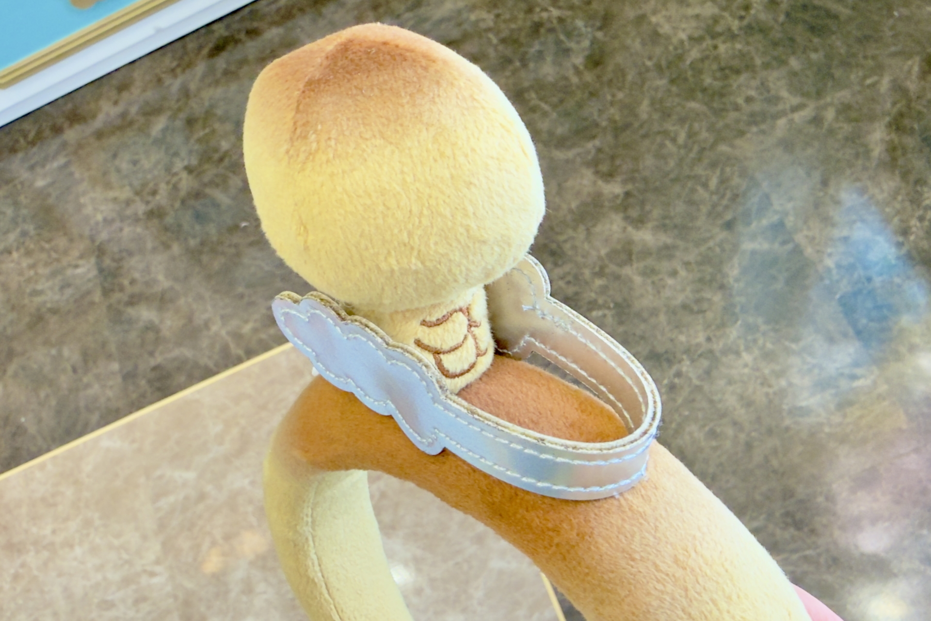 飾りはかなり立体的に作られている。どれもほしくて頭が1つじゃ足りない……。なお、内覧会では「やま」「アフロ犬」「たぴおか（ブルー）とすみっコたち」などがよく売れていた