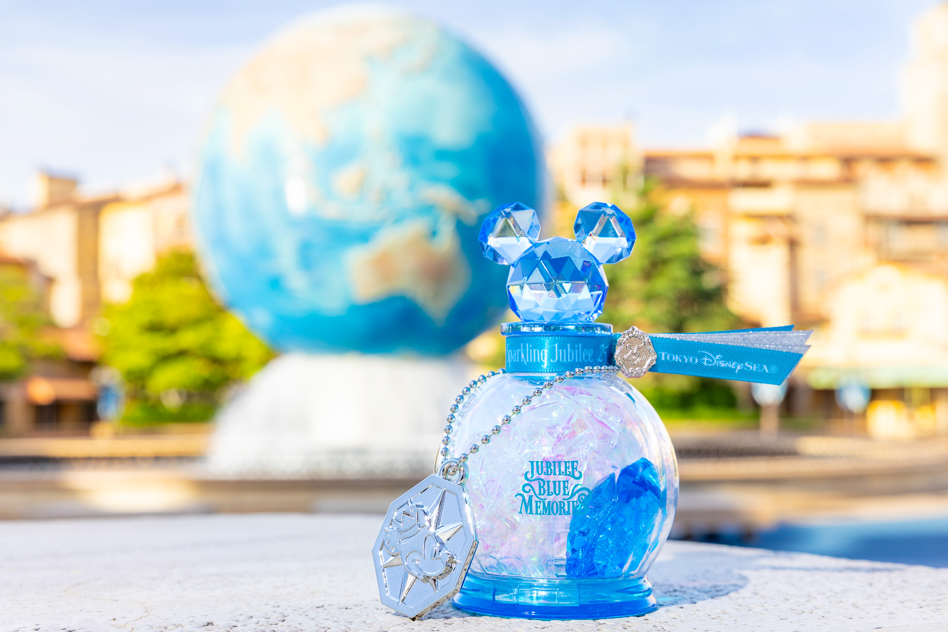 東京ディズニーシー「ジュビリーブルーメモリーズ」に新ボトルが登場する