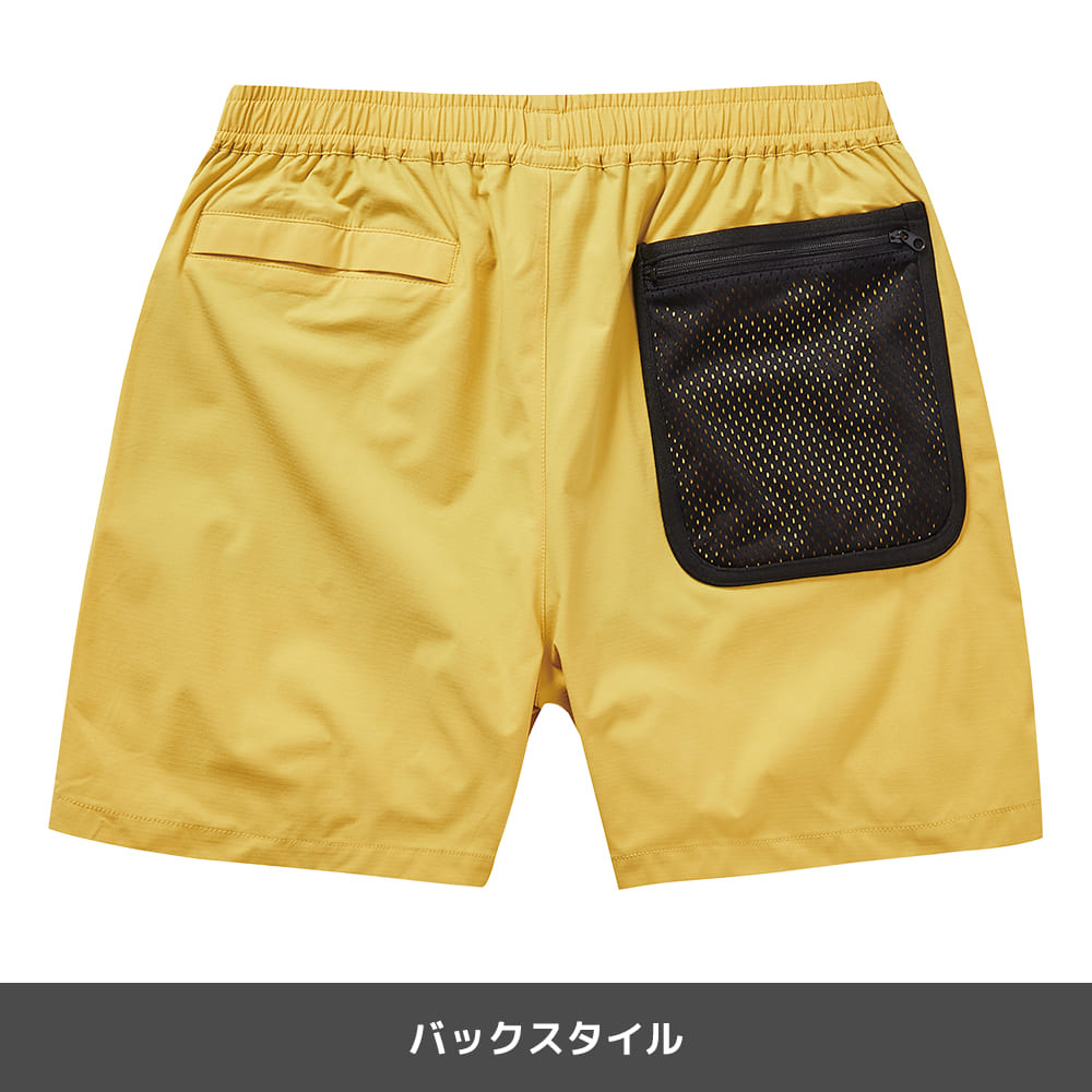 お尻にファスナー付きメッシュポケット