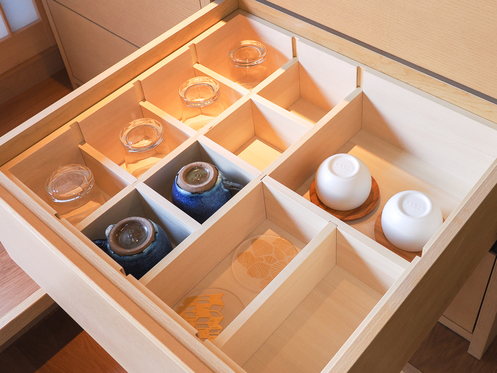 カップなどの食器類