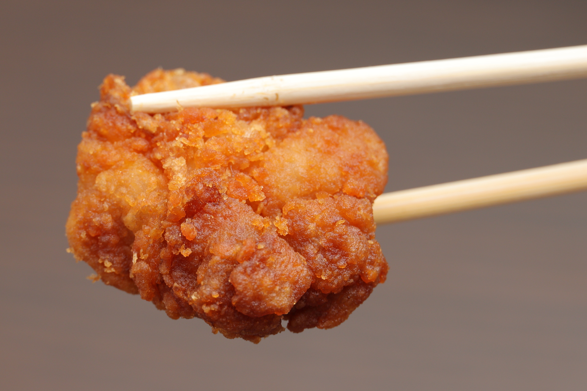 濃いめの下味がついた鶏唐揚げ