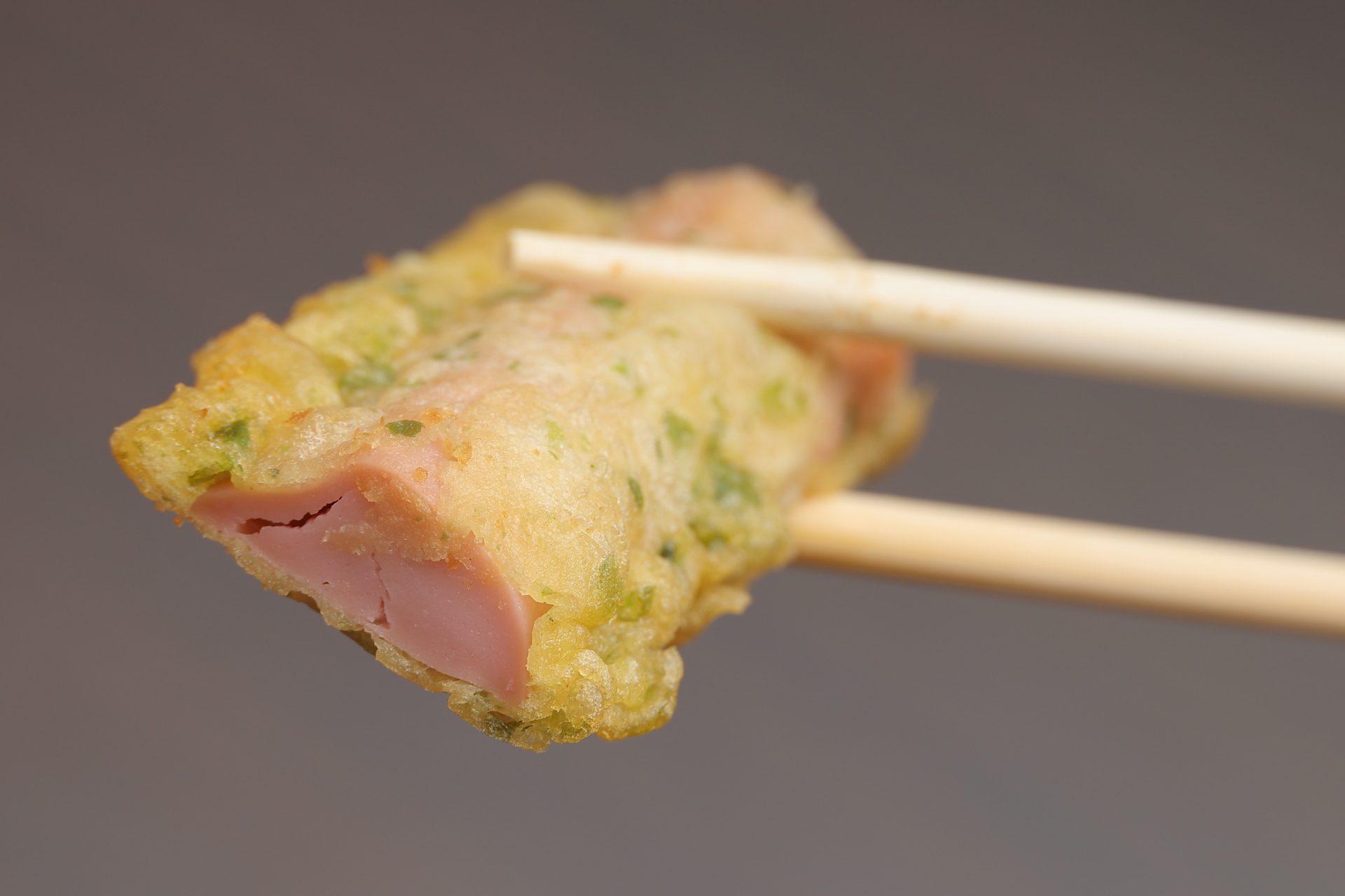 Suicaのペンギンの好物の魚肉ソーセージは磯辺揚げで