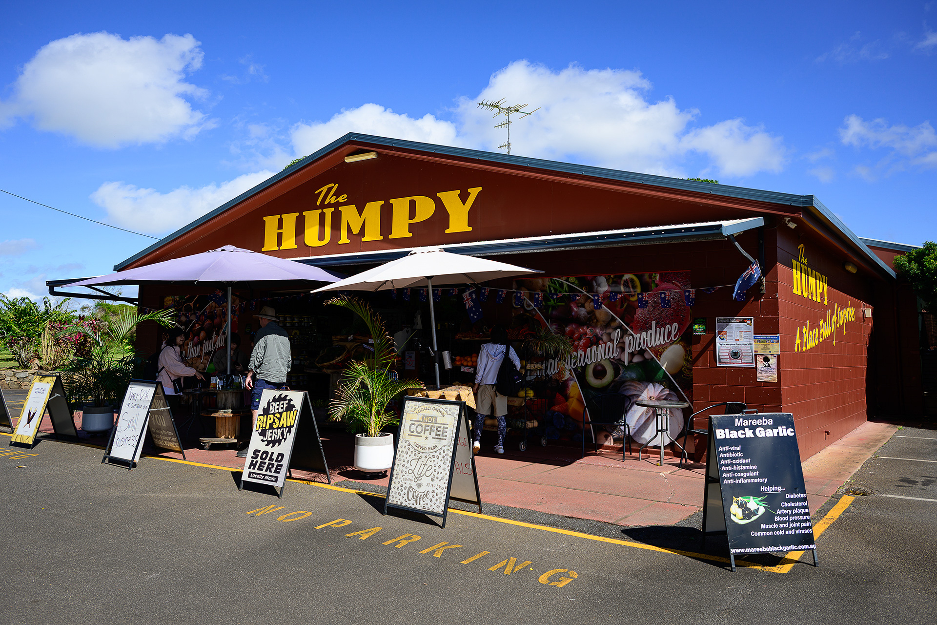 トルガのローカルショップ「The Humpy」。充実した地元の産品が並ぶ。ただし生ものは日本には持ち帰ることができないので、購入した場合は帰国までに消費しよう