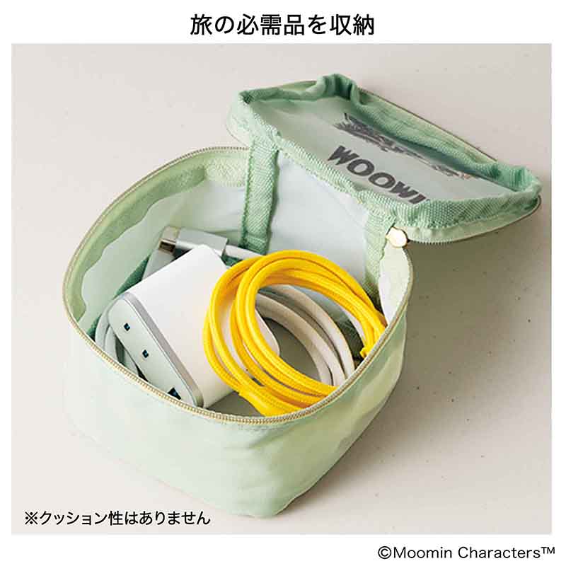 小ポーチはコスメやアクセサリー、ガジェット入れにちょうどいい約10×6×10cm（幅×奥行×高さ）