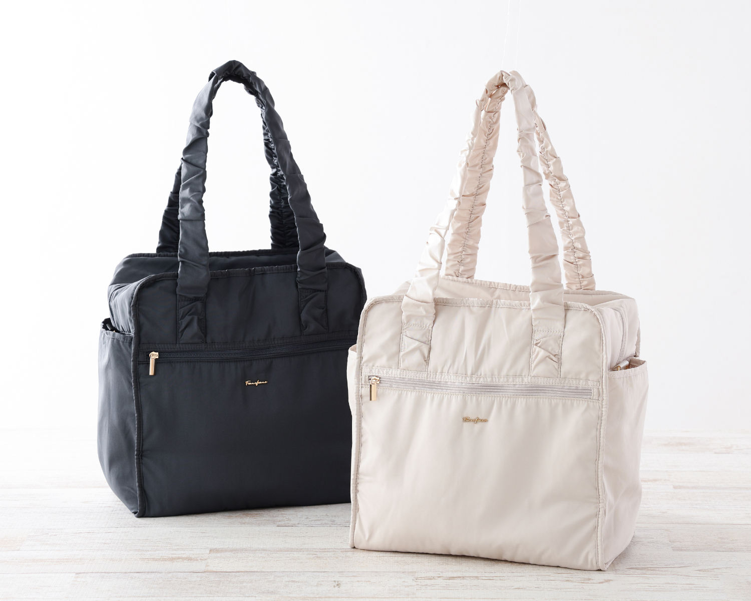 「クラシックフラワー トラベルバッグ S」ダークグレー/ライトピンク、各5900円