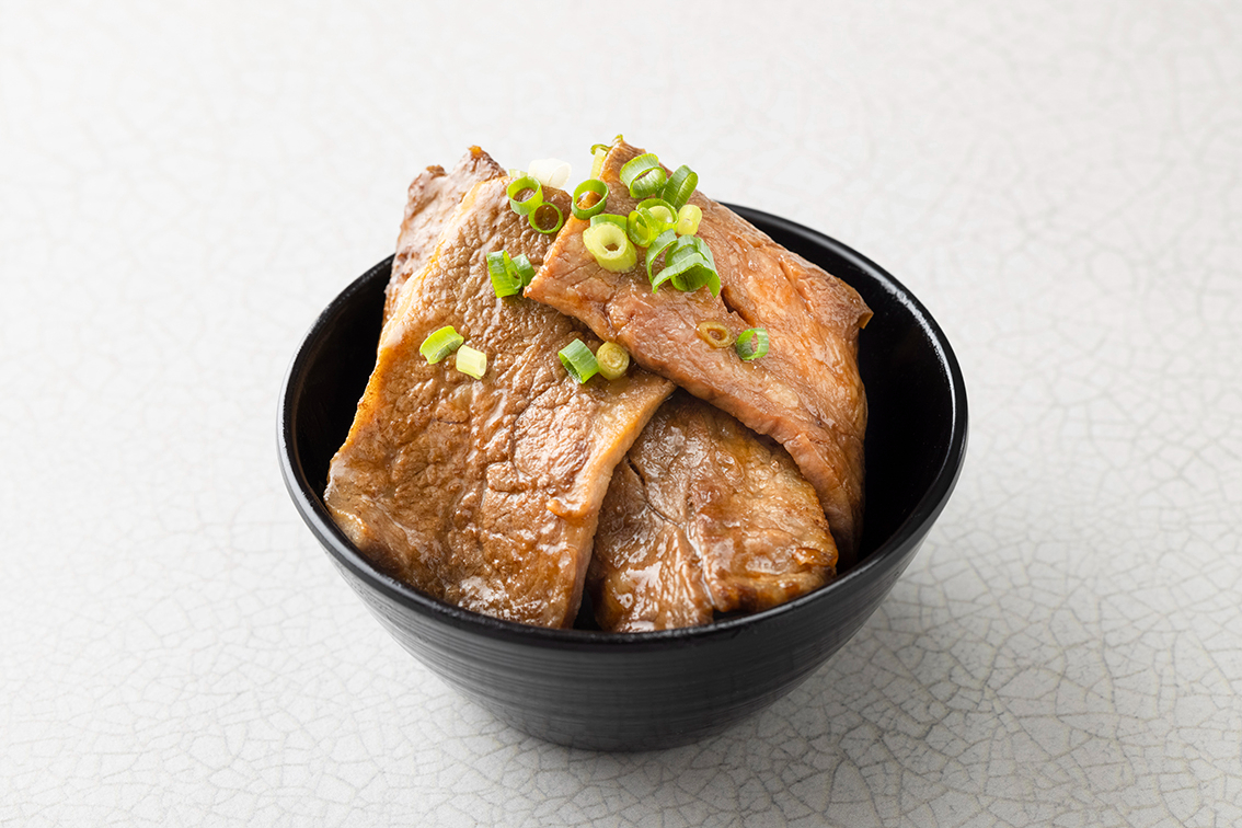 「和牛カルビ丼」はディナー限定で1人1杯のみ提供