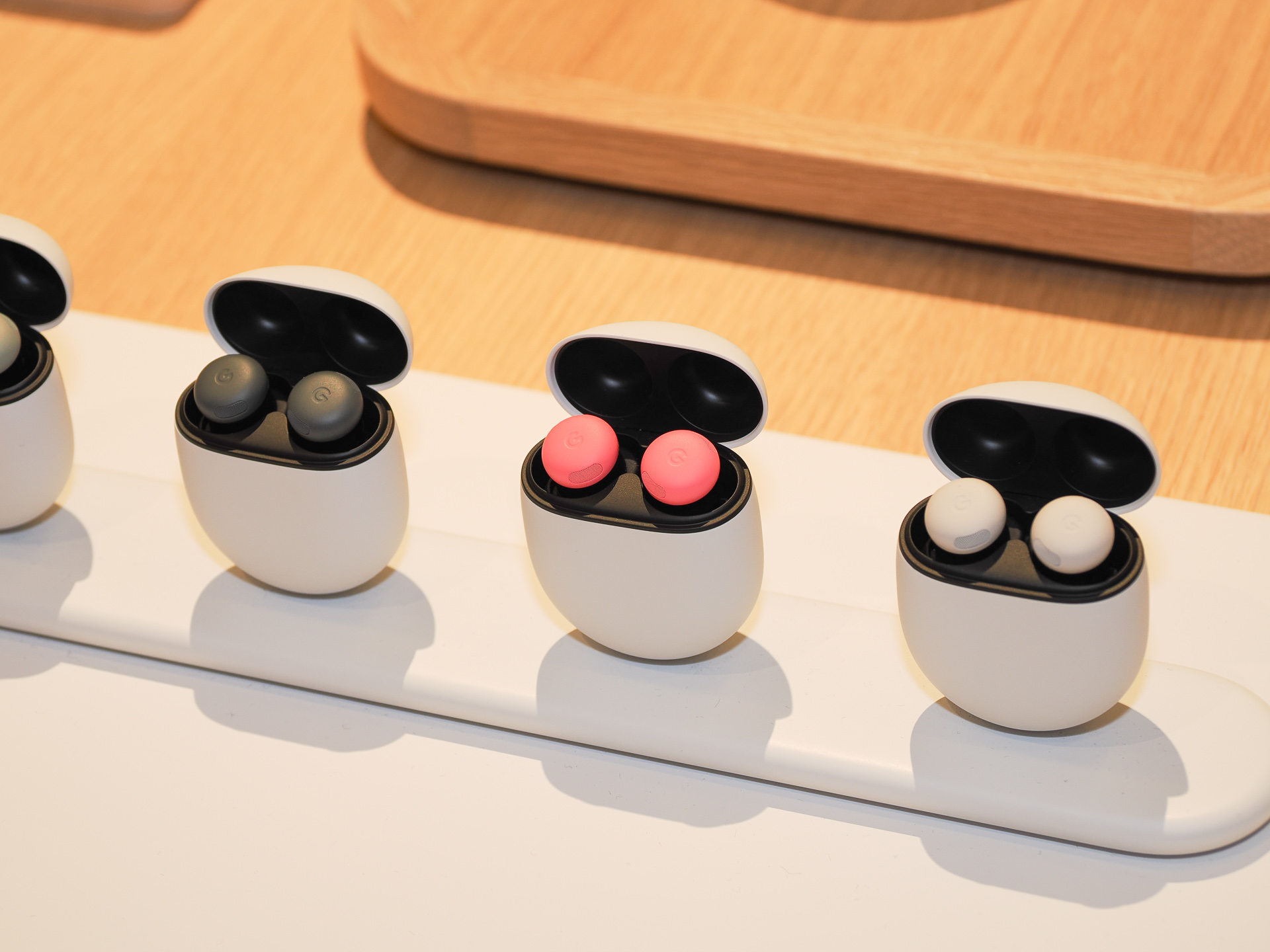 「Pixel Buds Pro 2」の試聴はスタッフにひと声をかけて