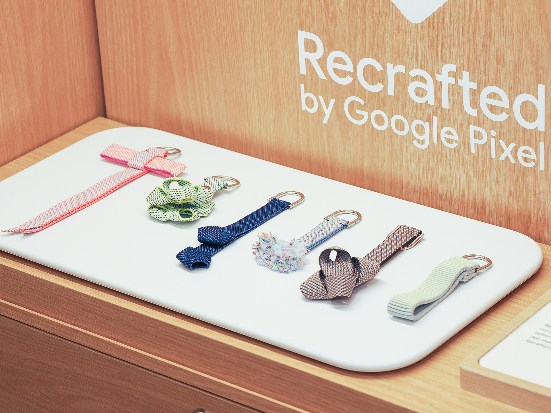 使われたPixel Watchのバンドからアップサイクルで作られた限定チャーム