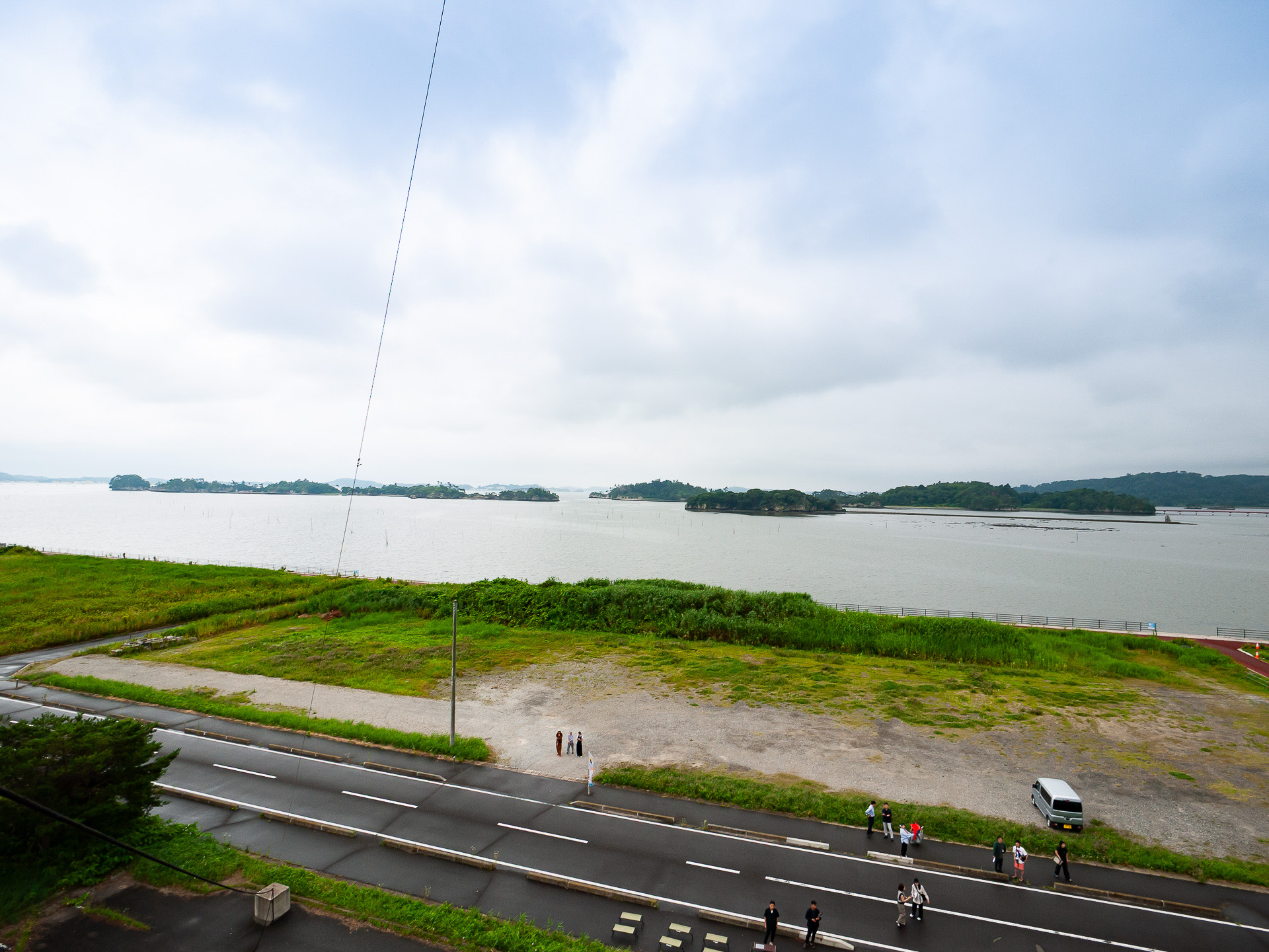 松島湾がわの景色。残念ながら日の出の太陽は見えず
