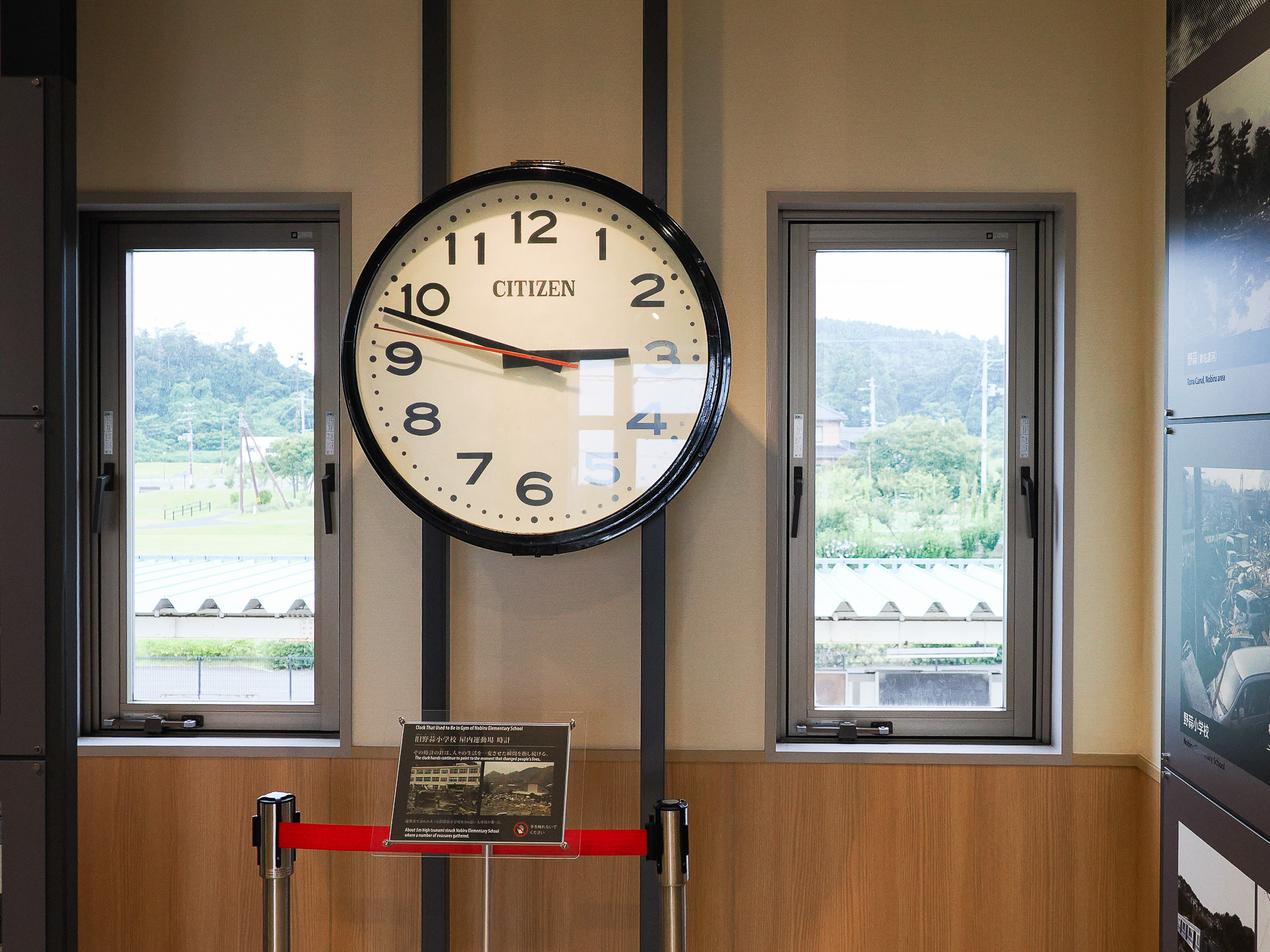 旧野蒜小学校の時計はこの時刻で止まった