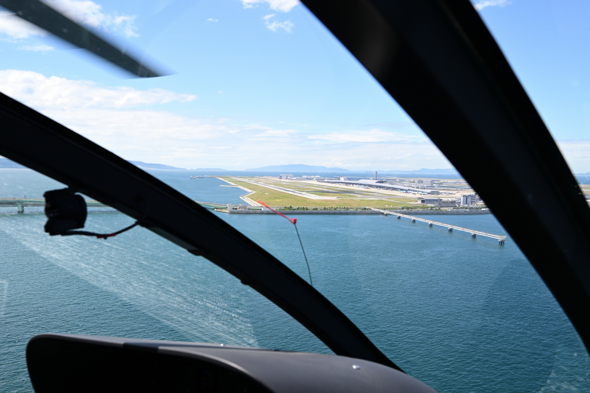 機内から望む関西空港