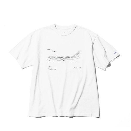 ANA×BEAMSコラボTシャツ「AIRPLANE T-Shirt」。こちらはフロントに機体モチーフ、バックは無地