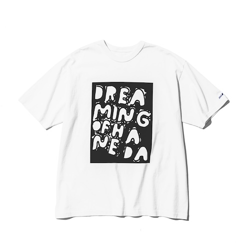ANA×BEAMSコラボTシャツ「DREAMING OF HANEDA T-Shirt」。フロント/バックデザイン
