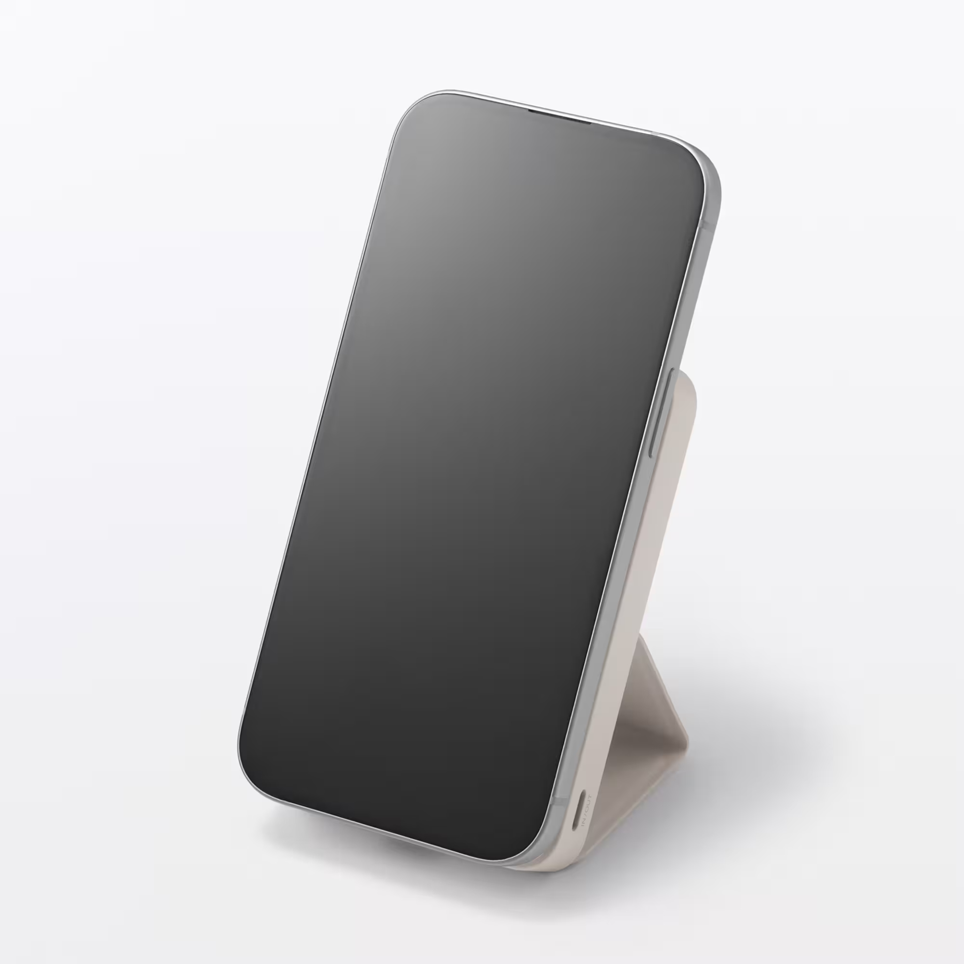 本体背面のスタンドを立てることで、スマホの縦・横置きが可能