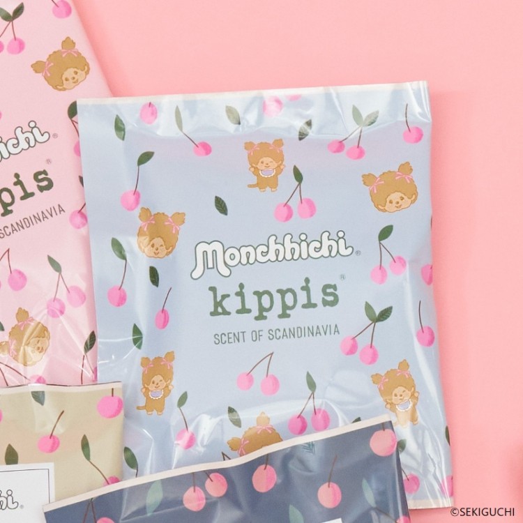 「モンチッチ×kippis coffee」。パッケージはpink/blue/beige/greenの4種展開で、コーヒーは飲みやすいグアテマラ