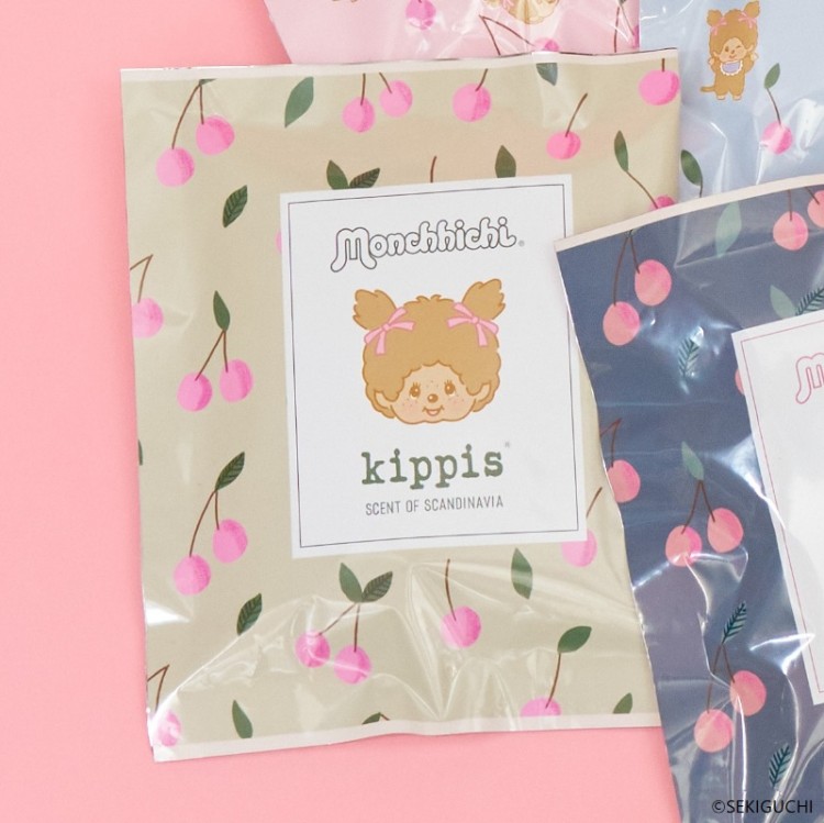 「モンチッチ×kippis coffee」。パッケージはpink/blue/beige/greenの4種展開で、コーヒーは飲みやすいグアテマラ