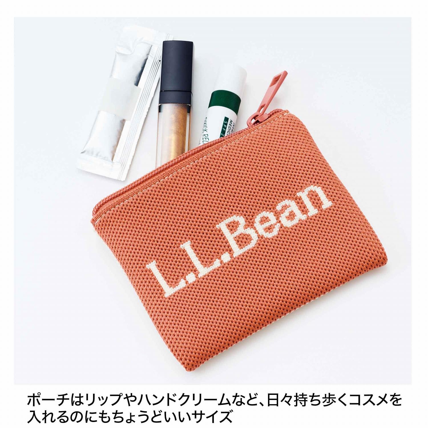 「L.L.Bean」バッグ＆両A面ポーチ。伸縮性のある肉厚ニット素材で、ロゴも編み目で表現