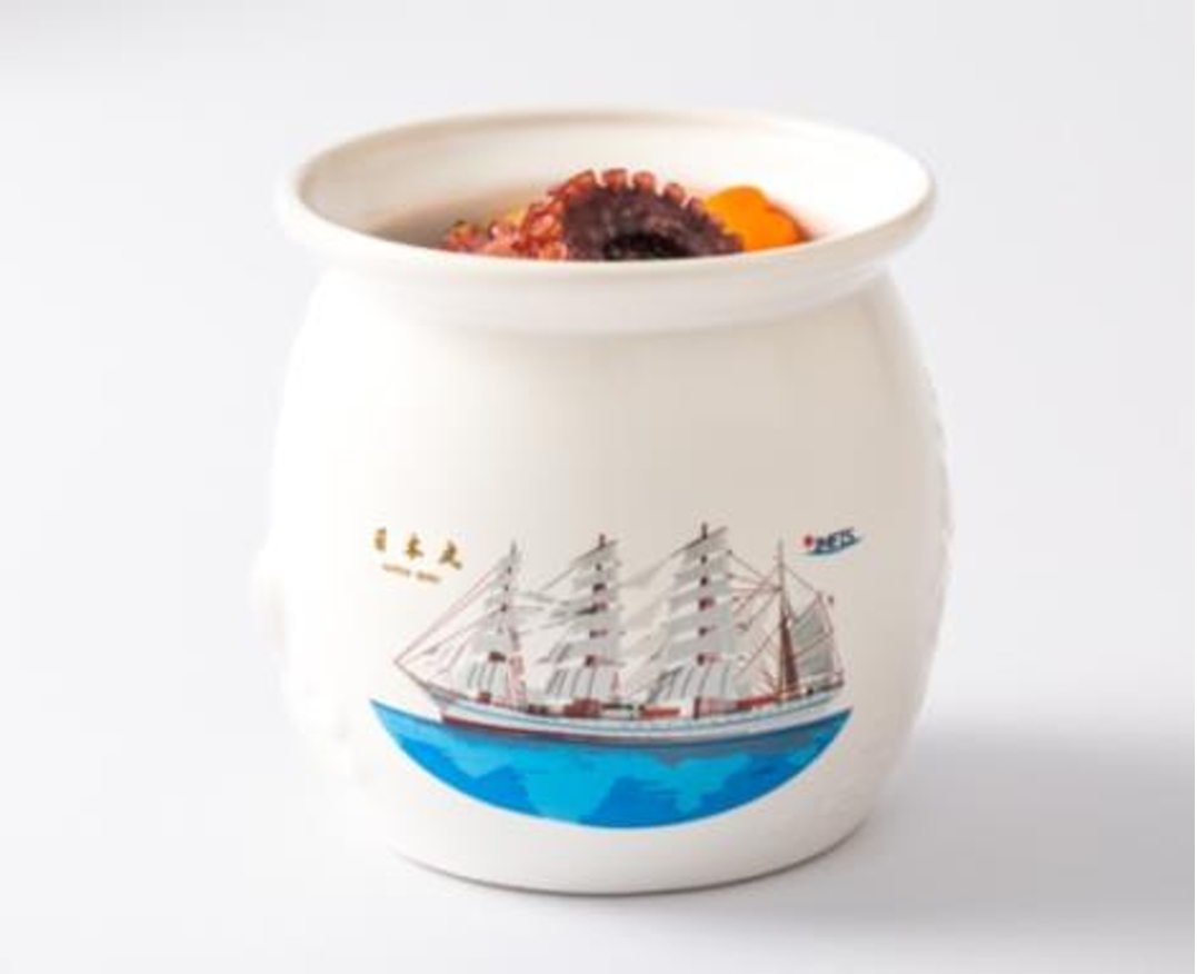 陶器の器には日本丸と海王丸を描いている