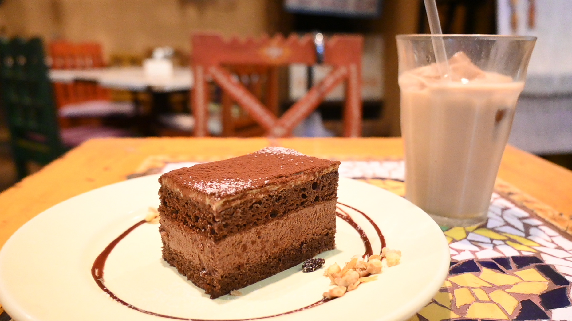 カンテグランテの「チャイとケーキ」（アイスチャイ＆ゴータマショコラ）