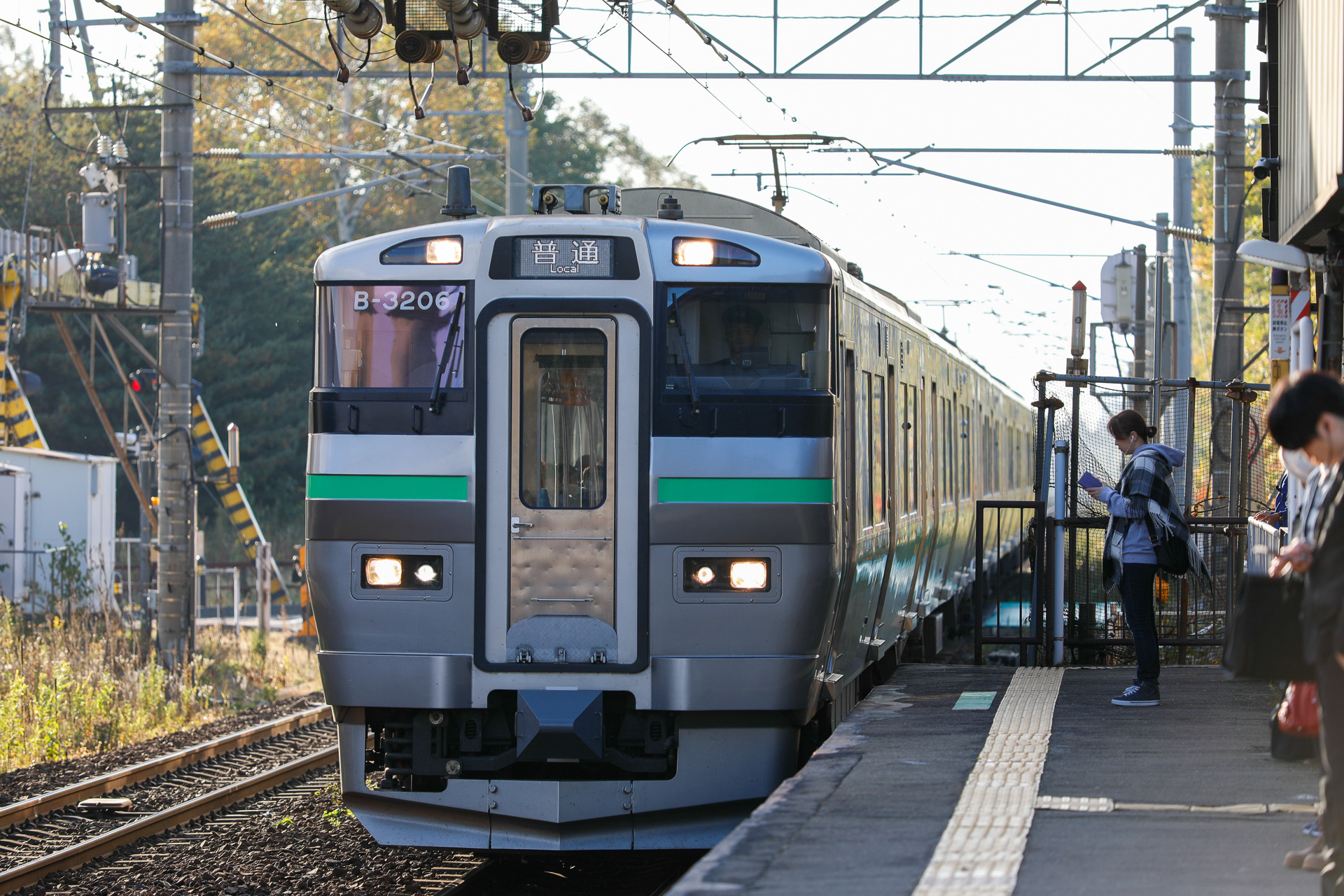 同じ編成が、千歳線の普通列車で走っていたこともある。前面の編成番号標記「B-3206」が同じだから、1つ前の写真と同一編成だと分かる