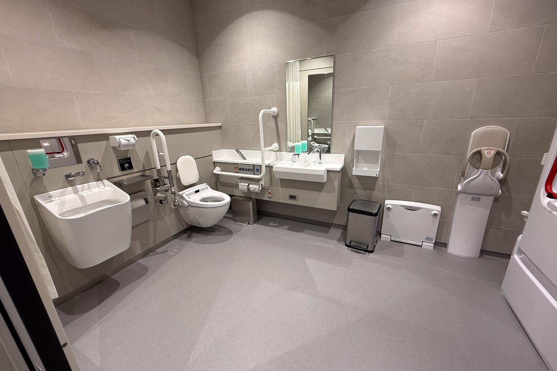 多機能トイレも設置している