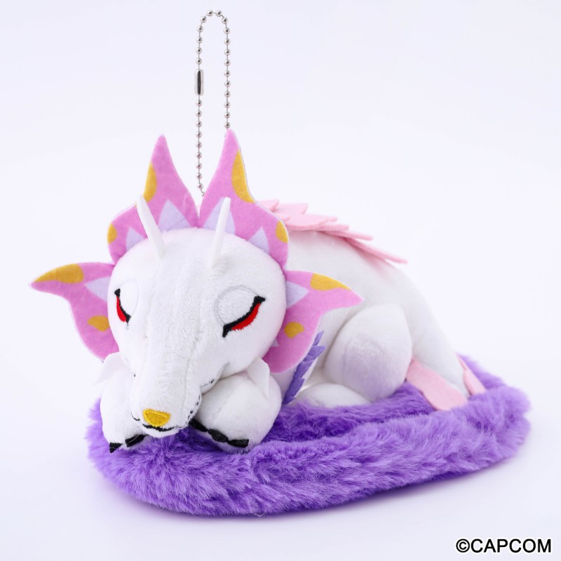 モンスターハンター「タマミツネ」のぬいぐるみチャーム。すやすや眠る姿に癒やされる