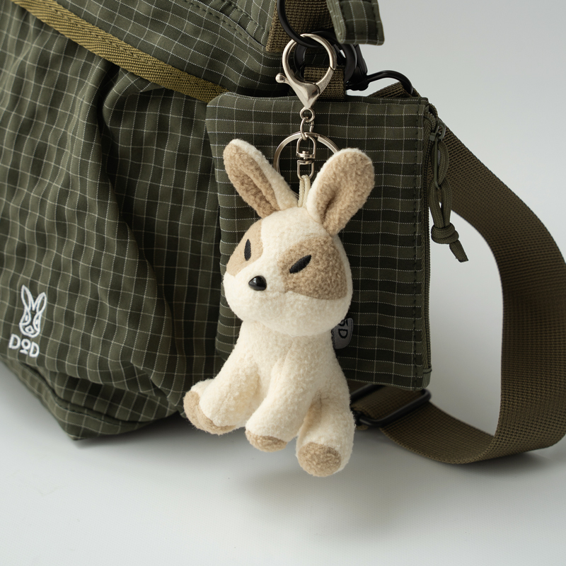 発売後即完した人気ウサギのぬいぐるみ＆キーホルダーに新色アイボリーが登場。こちらもポップアップで店頭販売