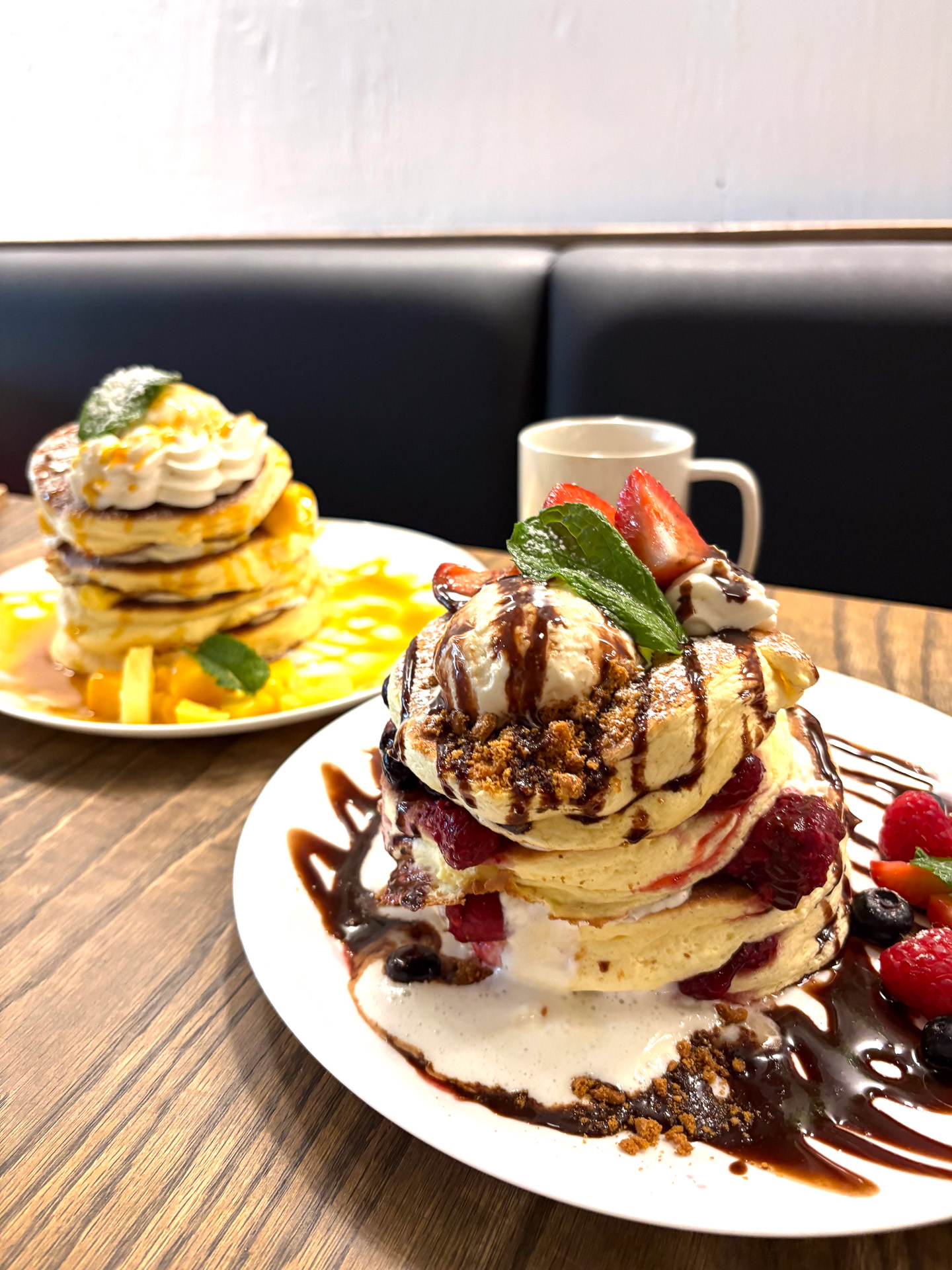 焼きたてのふんわりパンケーキはゆっくり写真を撮っていると崩れる（と反省）
