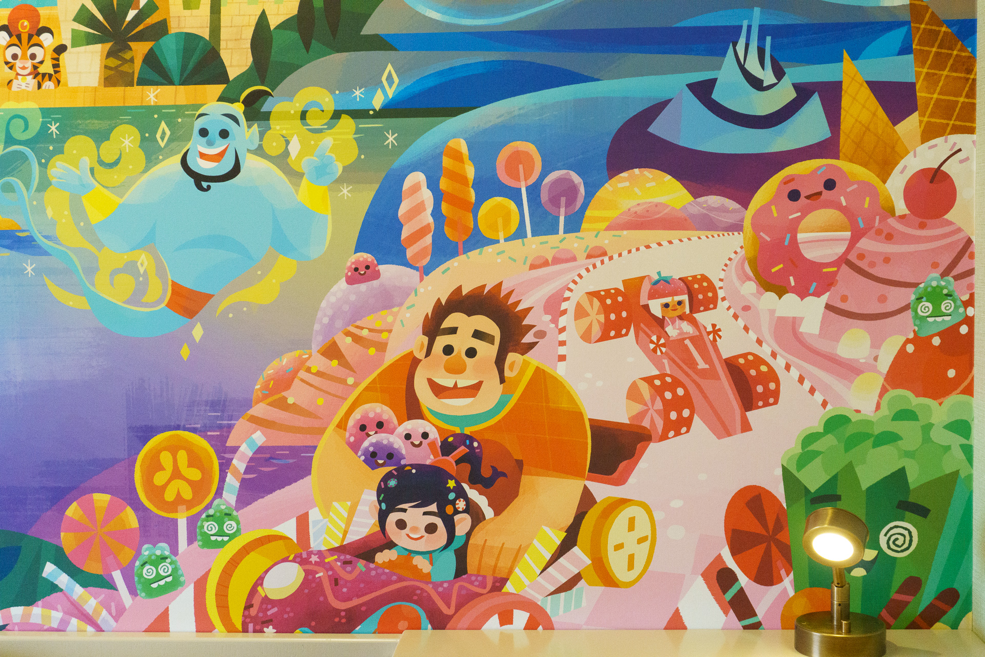 2027年度オープン予定の新アトラクションもいち早く描かれている